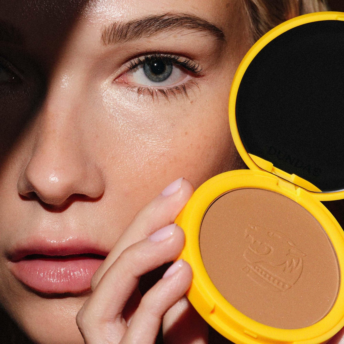 Dundas Bronzer Anonymous, Powder for Face and Body Contour and Bronzing, Matte Finish, Face Make Up for All Skin Types, Cruelty Free Natural Makeup Beauty & Personal Care Peter Dundas