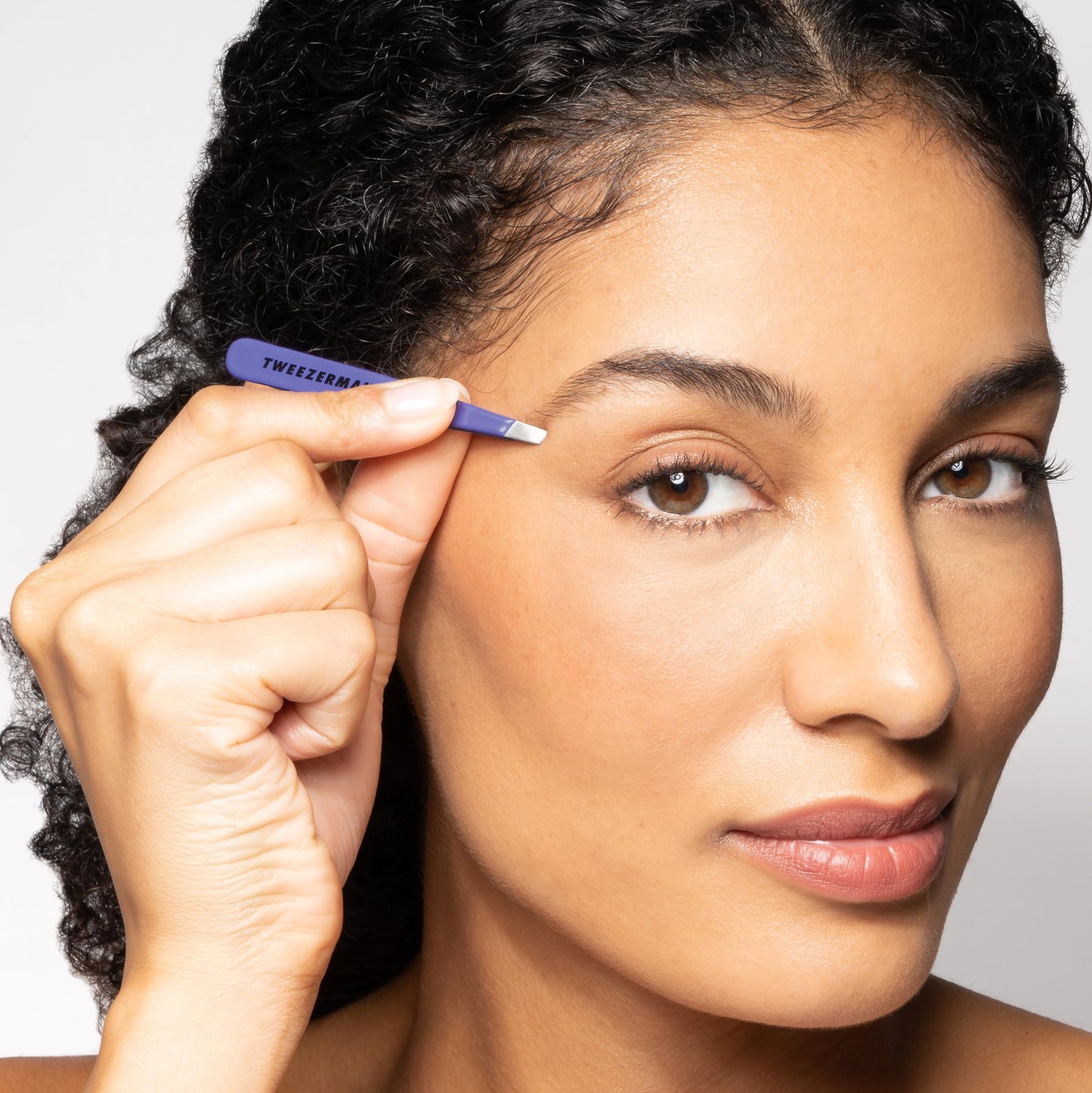 Tweezerman Mini Slant Travel Tweezers For Eyebrows, Travel Tweezers for Eyebrows, Facial Hair (Blooming Lilac) Beauty & Personal Care Tweezerman