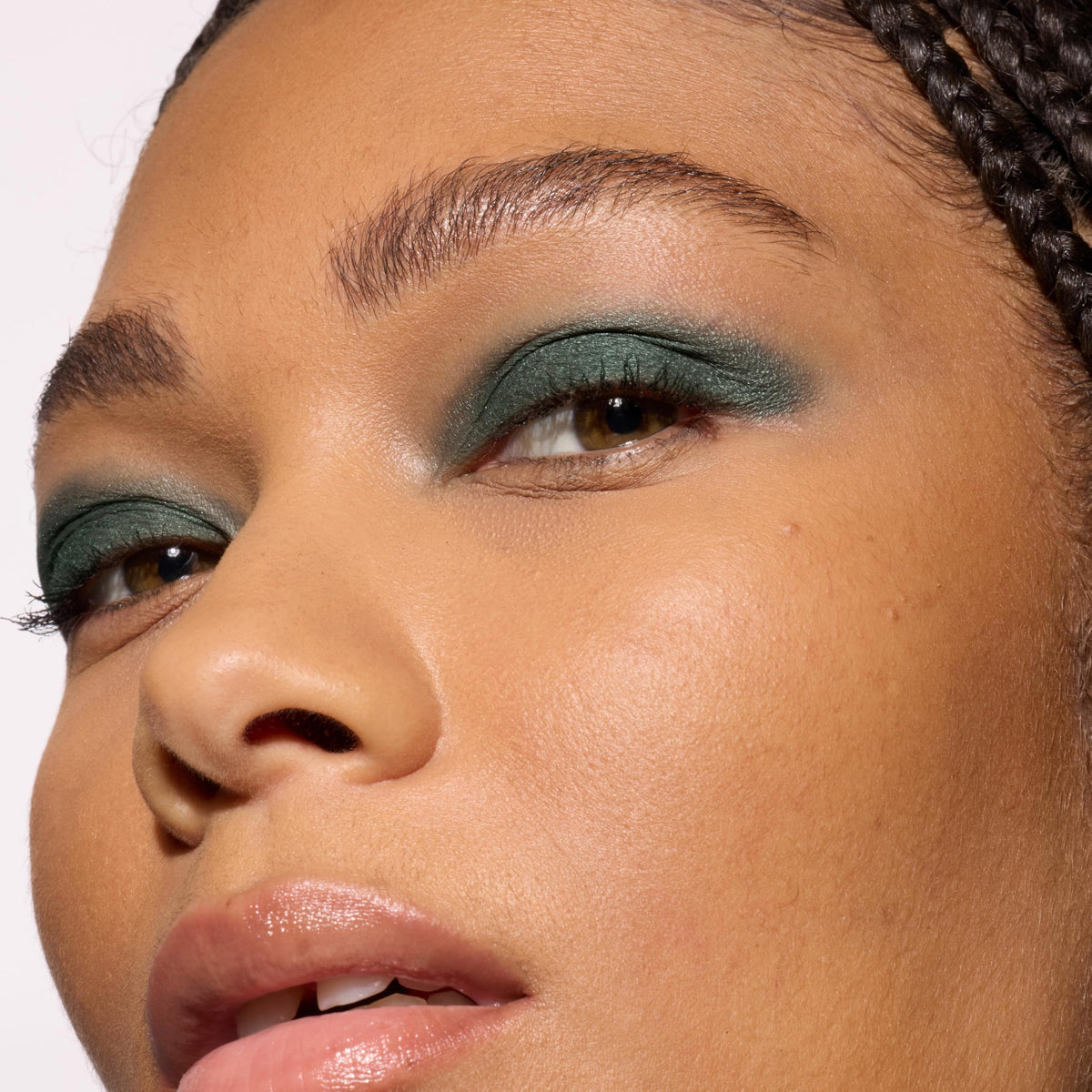 L'Oreal Paris Makeup Le Shadow Stick Eyeshadow, Blendable, Smudge-Resistant, Smokey Cream Eyeshadow, 270 Twilight Emerald