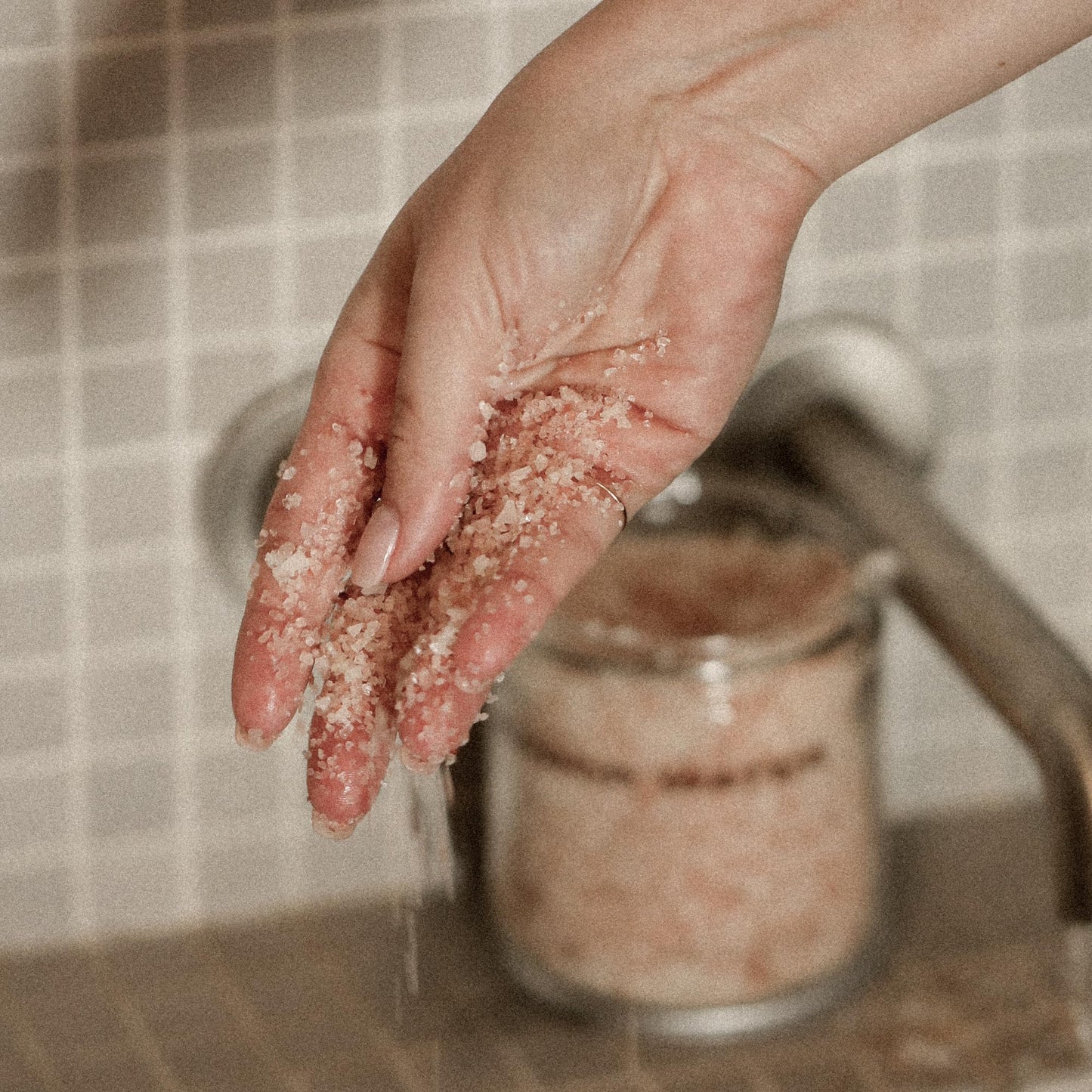 Mirror Water - Soak Bath Salts - Himalayan + Magnesium Salts - Vegan, Cruelty-Free - Sulfate + Phthalate + Paraben Free (400 g) Beauty and Personal Care MIRROR WATER