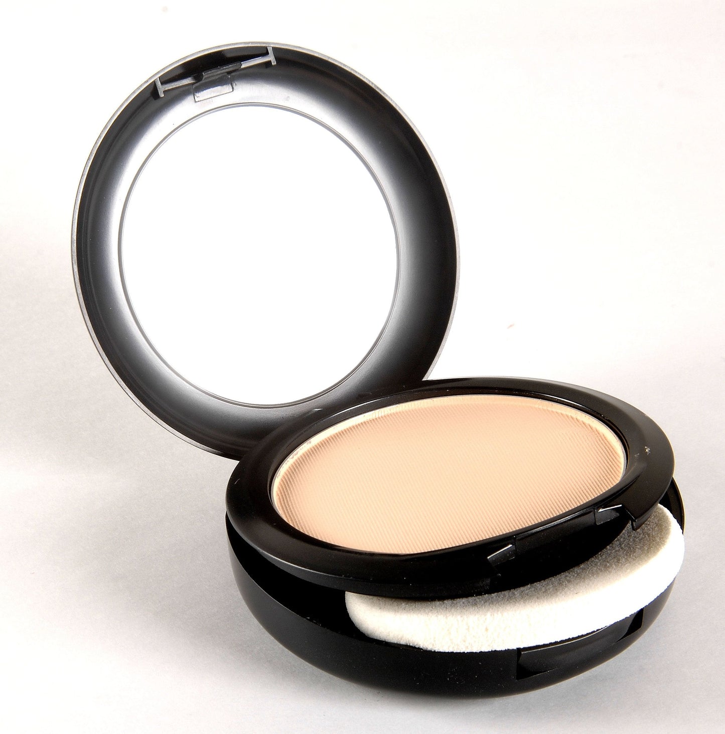 Mac Studio Fix Powder Plus Foundation Nc15 15gm/0.52 Oz Beauty & Personal Care MAC