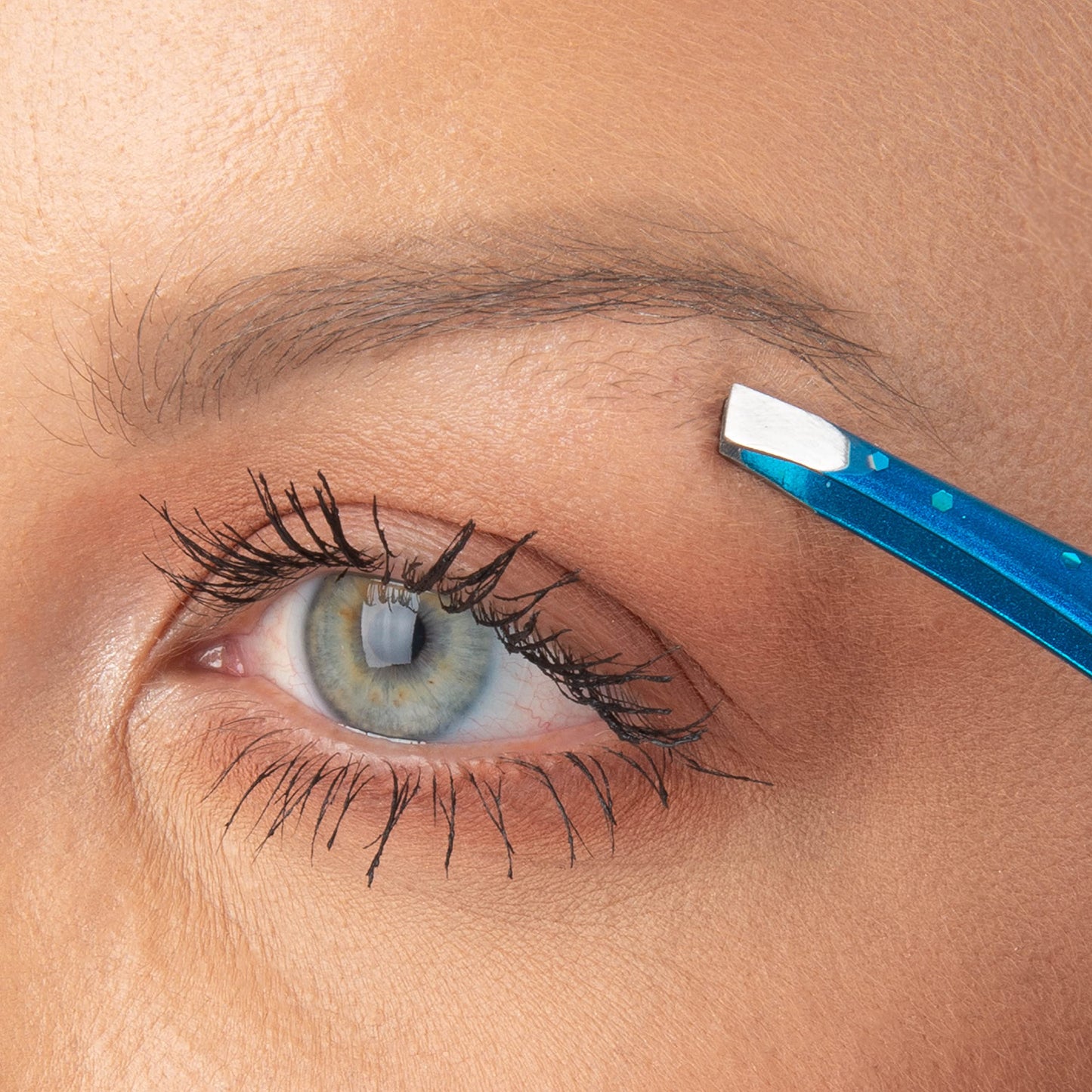 TRIM Azure Collection Slant Tip Tweezer - Precision-Ground Tips Grasp Even The Finest Hairs - Angled to Align with The Brow's Natural Arch Beauty & Personal Care Trim