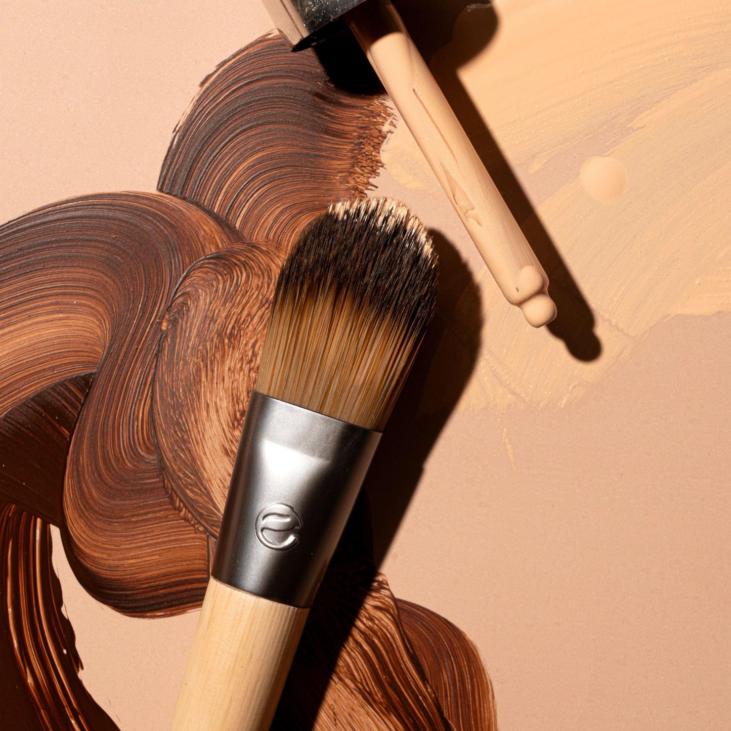 EcoTools Classic Foundation Face Brush, For Liquid, & Cream Foundation, Flat Foundation Brush, Makeup Brush For Natural Makeup, Buildable Coverage Beauty & Personal Care EcoTools