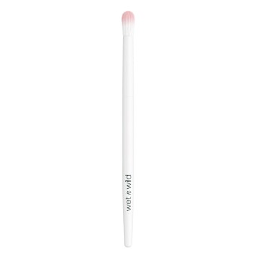 wet n wild Eye Crease Brush,Flawless Tapered Blending, Soft Synthetic Fibers, Ergonomic Handle for Comfortable Precision Control, Cruelty-Free & Vegan