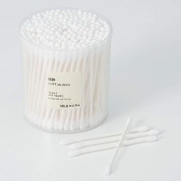 Muji Cotton Buds 200pcs inside White Color...