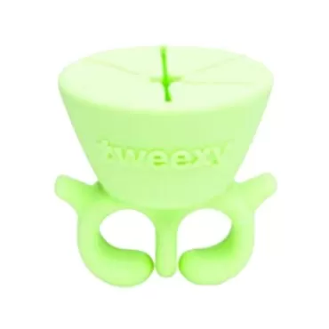 tweexy Wearable Nail Polish Holder Ring - Nail Polish Bottle Holder for Easy Application | Perfect for Fingernail Painting, Manicure & Pedicure | Nail Polish Accessories (California Green)