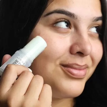 LIQUE Active Face Smoothing Primer Stick, Green Tea Infused, Hydrating & Lightweight, Reduces Redness & Inflammation with a Blurring Effect, Vegan, 0.64 Oz.