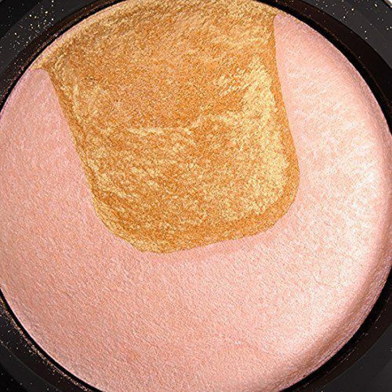 Mac Mineralize Skinfinish, Centre of Attention, Divine Night Collection