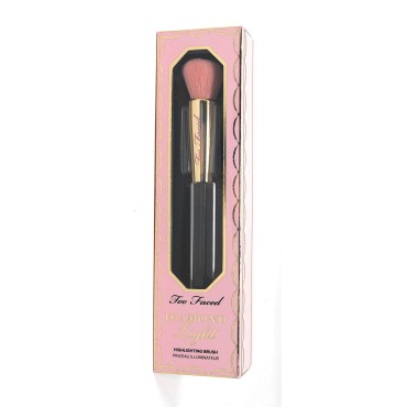 Too Faced Diamond Light Highlighting Brush...