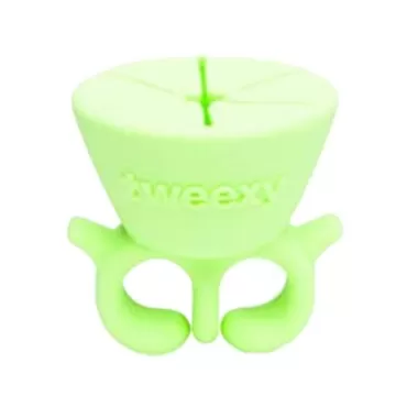 tweexy Wearable Nail Polish Holder Ring - Nail Polish Bottle Holder for Easy Application | Perfect for Fingernail Painting, Manicure & Pedicure | Nail Polish Accessories (California Green)