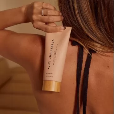 + Lux Unfiltered N°32 Gradual Hydrating Self Tanne...